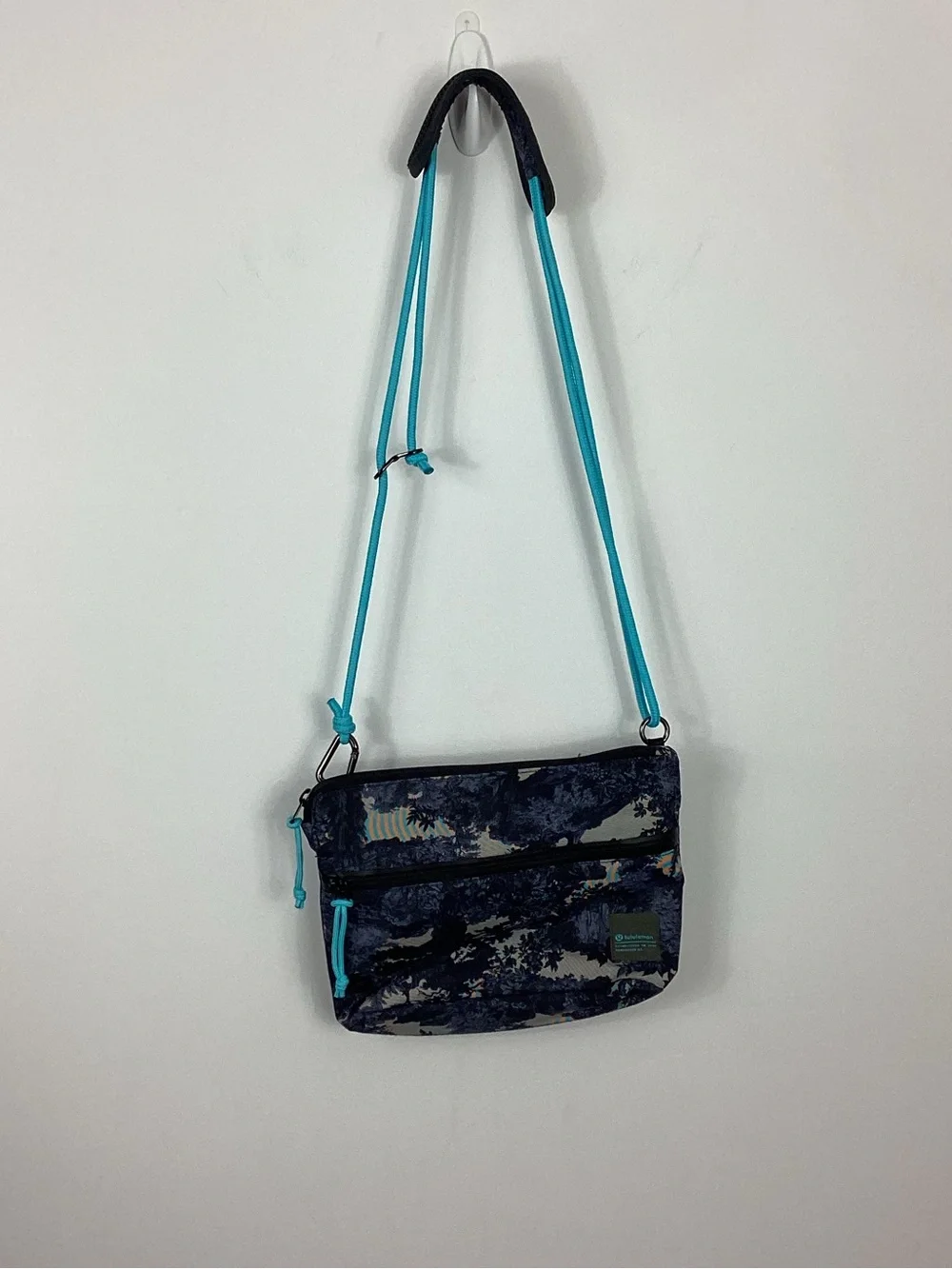 Lululemon Patch Logo Crossbody